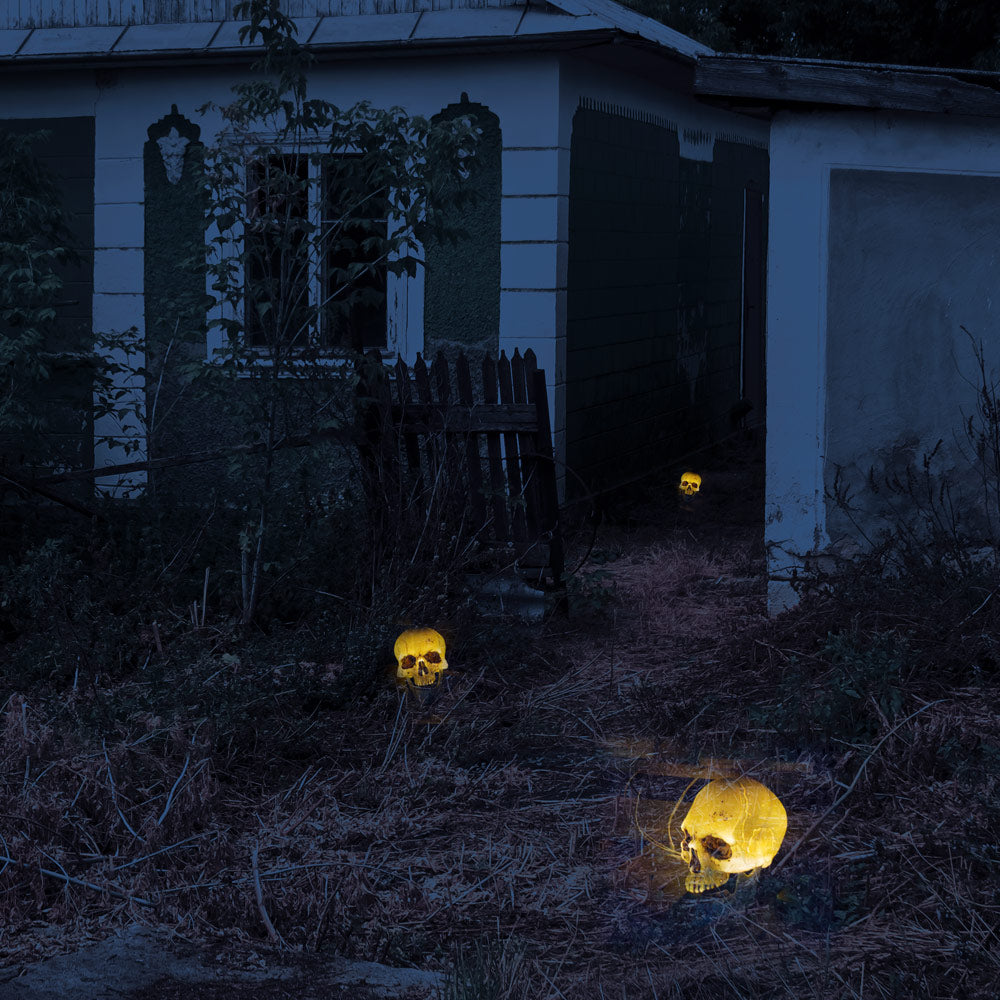 Mad Toys Spooky 3-Pieces Skull Pathway Lights Marker with Stakes Halloween Decoration